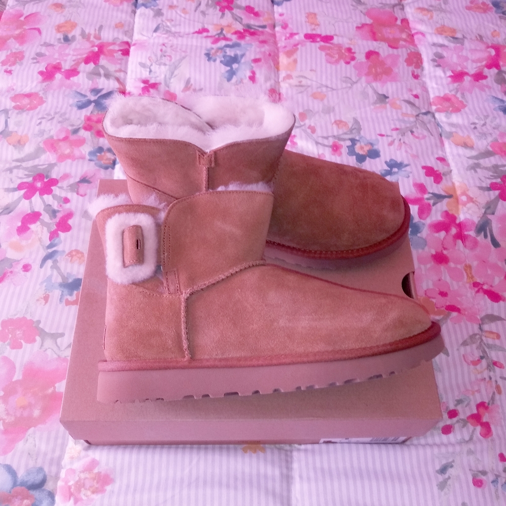 UGG Mini Bailey Fluffy Buckle Boots - Picture 3 of 10